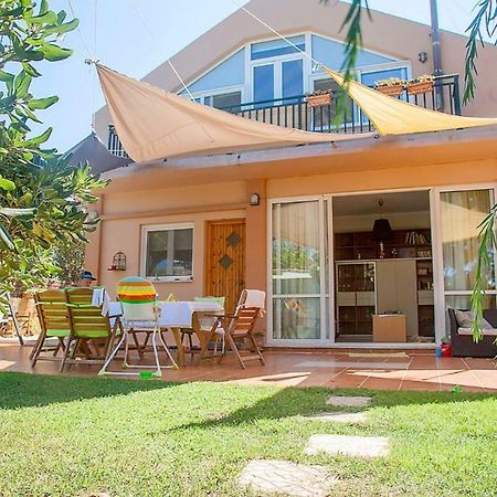 Villa Gerani Gerani  Ngoại thất bức ảnh