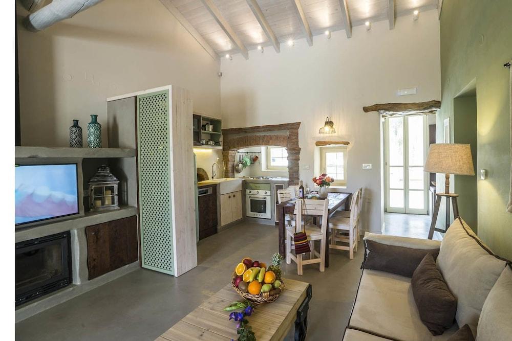 Villa Gerani Gerani  Ngoại thất bức ảnh
